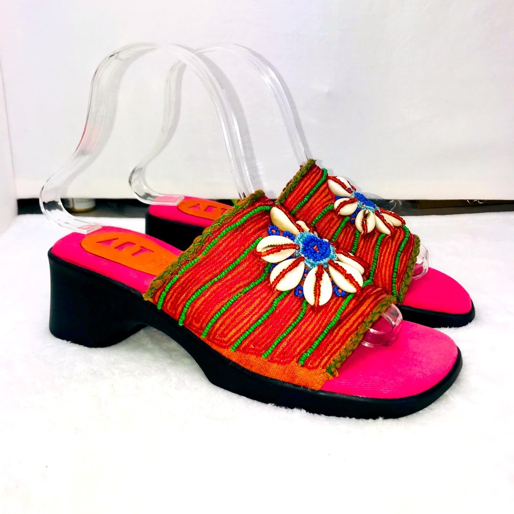 NWOT Art Effects Inspired Soles Slip-ons Sandals